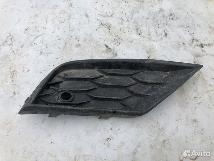 Решетка в бампер правая Volkswagen Tiguan 2007 201