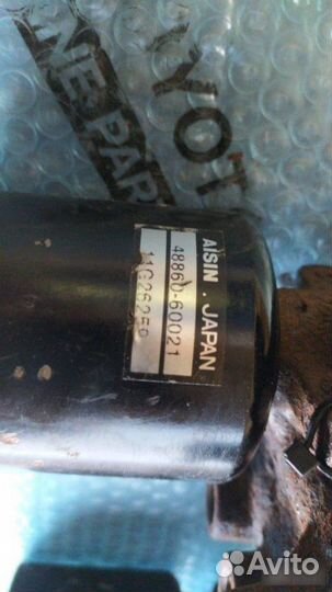 Насос гидроподвески Toyota Land Cruiser 200