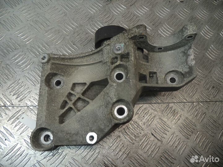 Кронштейн кондиционера для Opel Insignia 1