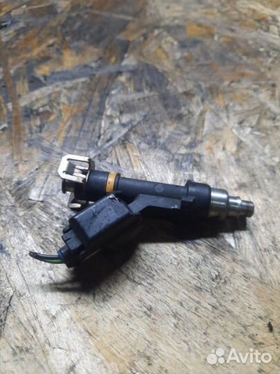 Форсунка Mazda 6 хэтчбэк 5 дв. 2.0 LF17 2008