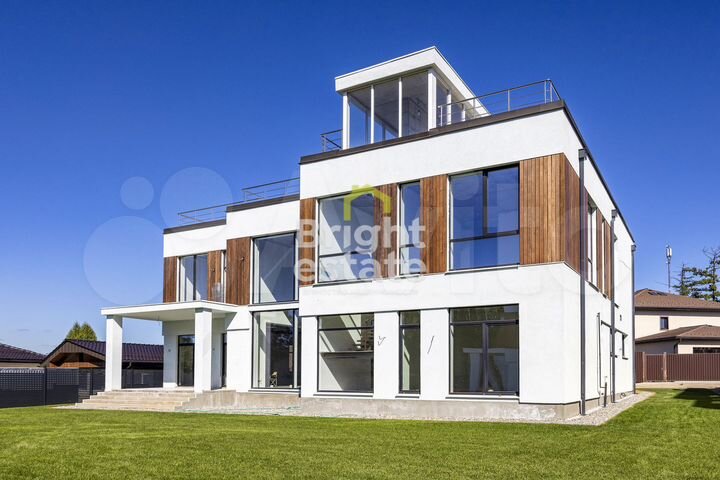 Дом 412 м² на участке 11 сот.