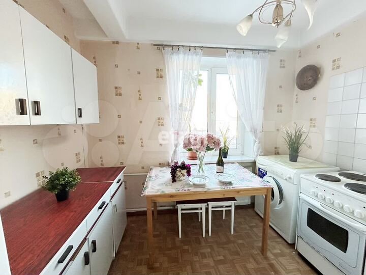 2-к. квартира, 58 м², 4/10 эт.