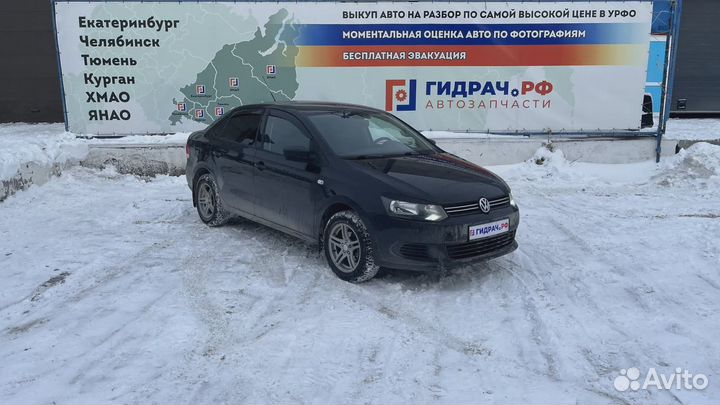 Рычаг подвески левый Volkswagen Polo Sedan (Mk5) 6