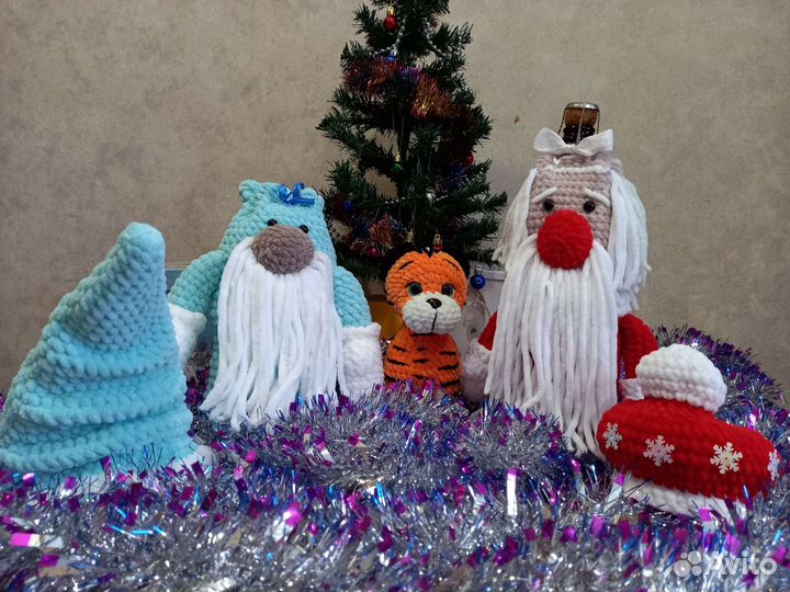 Игрушки зайки и другие зверушки