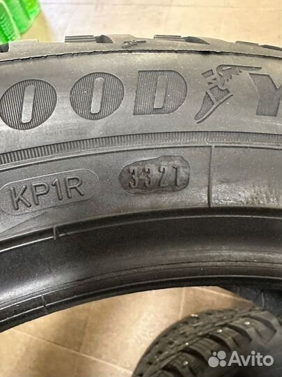 Goodyear UltraGrip Arctic 2 225/50 R18 99T