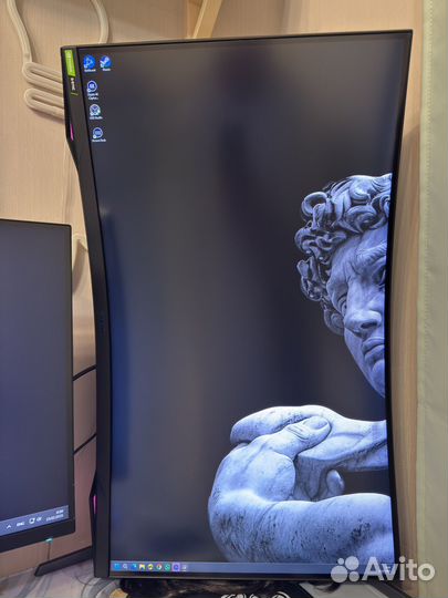 Samsung odyssey g7 s32g75tqsi