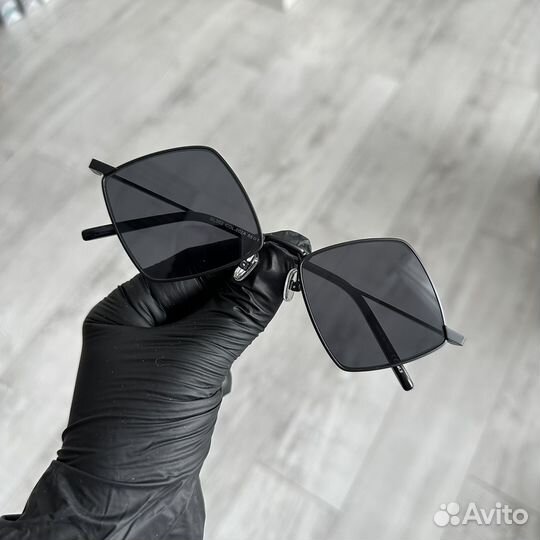 Очки Saint Laurent