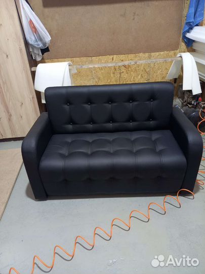 Диваны кожаные