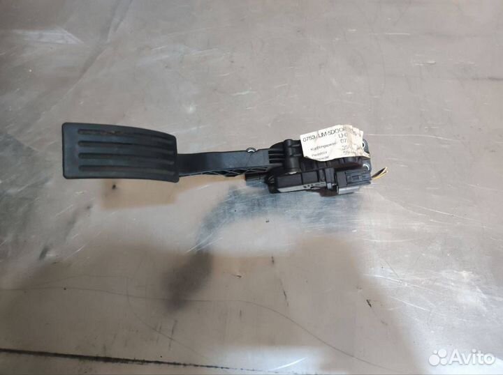 Педаль газа Ford Focus 2 2008 4M519F836