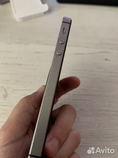 Телефон iPhone se