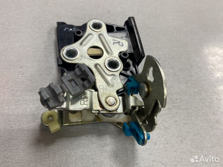 Правый замок двери Lanos