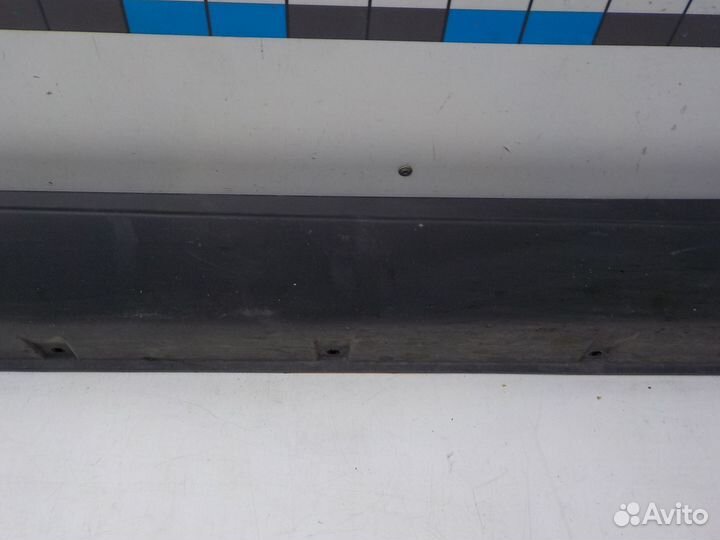 Накладка порога правого Kia Sorento 2009