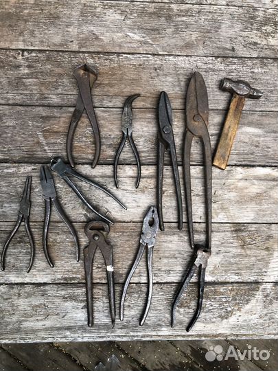 Старинный инструмент