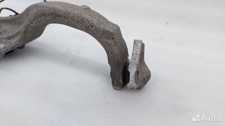 Кулак поворотный передний правый Mercedes-Benz