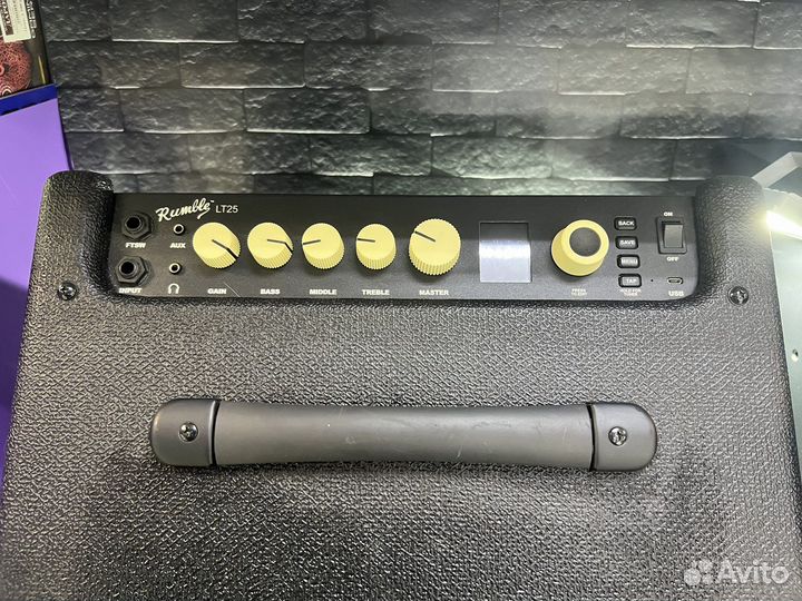 Комбик Fender Rumbler LT25