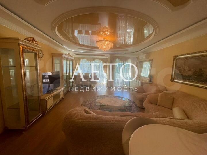 3-к. квартира, 102 м², 3/20 эт.