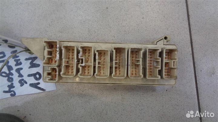 Блок предохранителей салонный Mazda MPV LW 1999-2