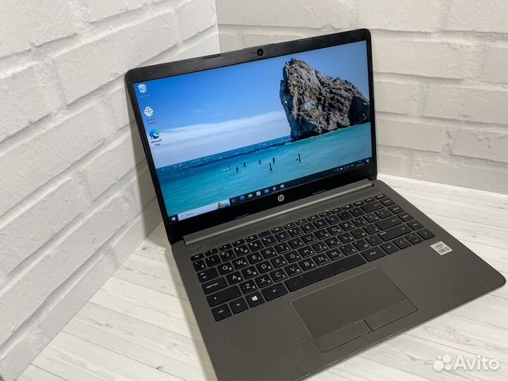 Современный ноутбук HP i3-10gen/SSDm256gb/8gb