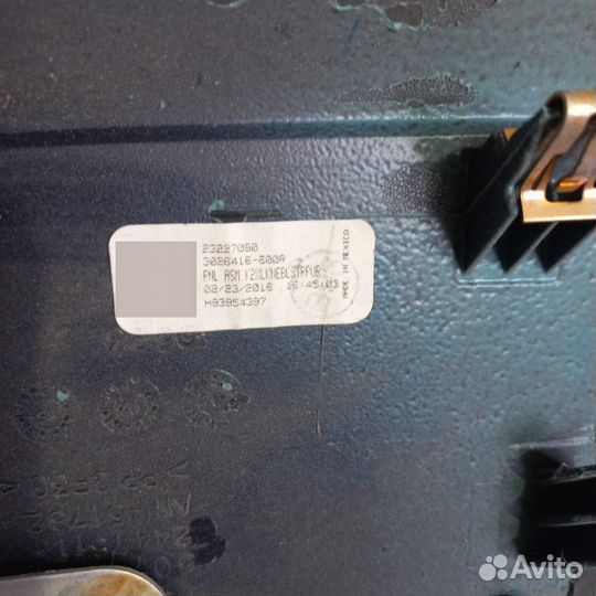 Декоративная накладка Cadillac Escalade 4