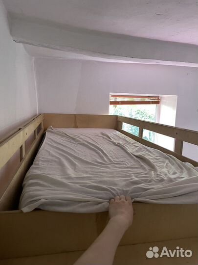 Двухъярусная кровать со столом