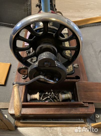 Швейная машинка зингер антикварная