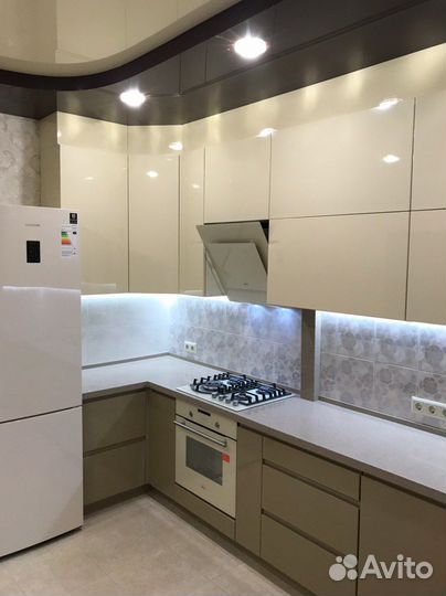 Кухня с радиусными фасадами в Крыму