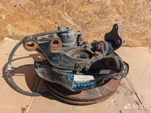 Поворотный кулак передний Toyota C-HR