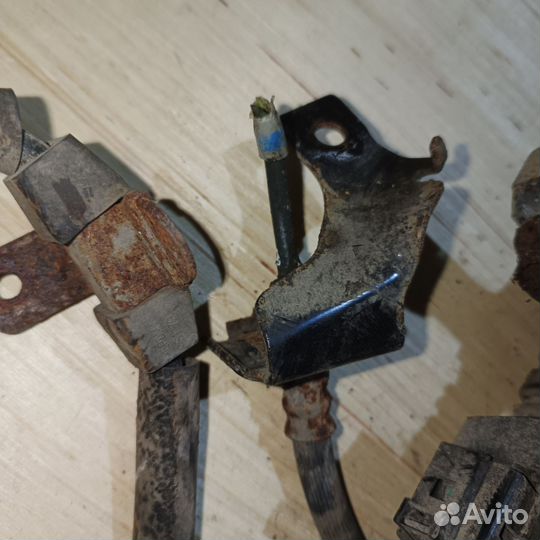 Суппорт задний Nissan X-Trail T32