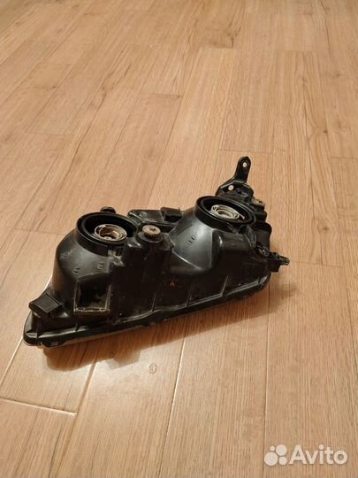 Фара Тойота Ипсум 10-15 правая, оригинал