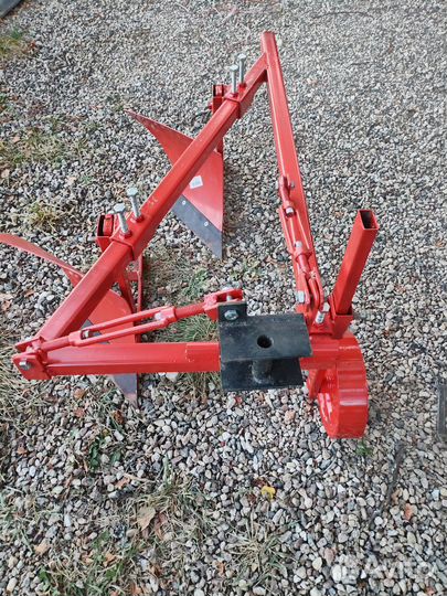 Плуг на минитрактор