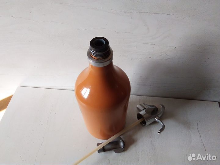 Сифон для напитков времён СССР