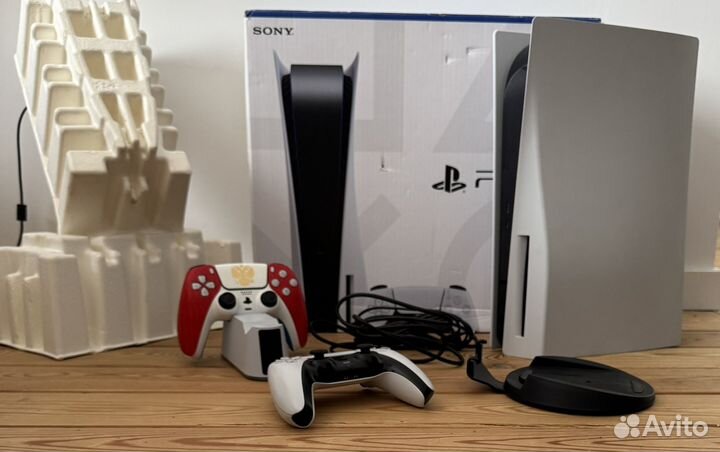 Playstation 5, 3 реаизия, 950 игр