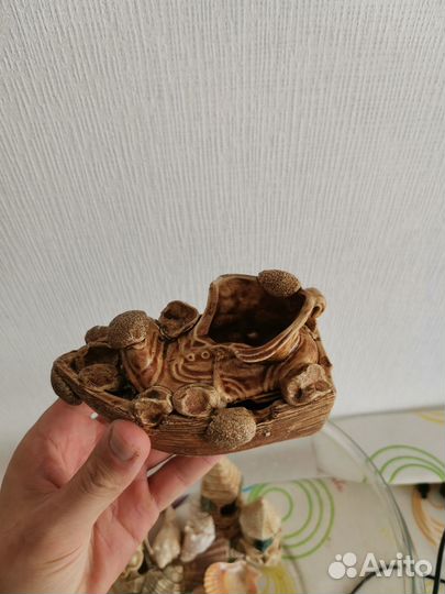 Аквариум и принадлежности к аквариуму