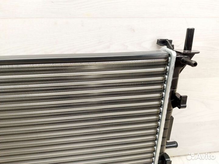 Радиатор охлаждения Ford Focus 1. 1998-2007