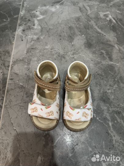 Сандалии для девочки Tapiboo