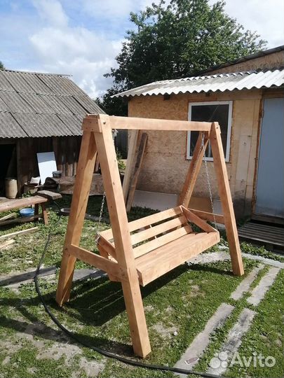Садовые качели из дерева