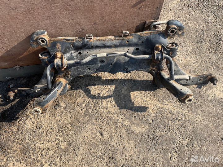 Подрамник передний Ford Focus 3