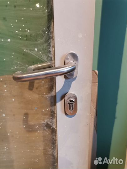 Дверь входная алюминиевая бу