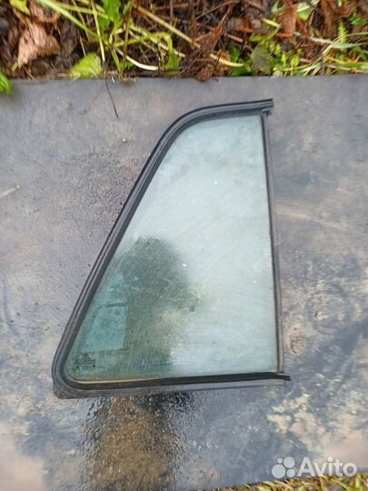 Стекло глухое правое volkswagen golf 2