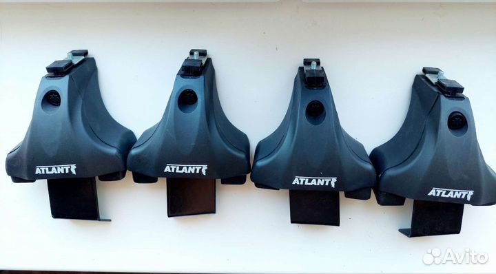 Крепления поперечин для крыши на Renault Arkana