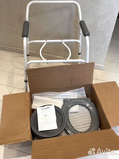 Кресло туалет, санитарный стул на унитаз