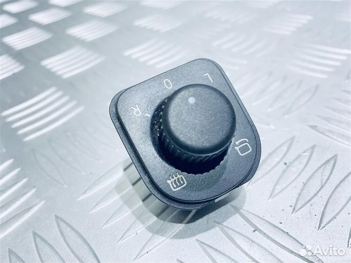 3T0959565A Джойстик зеркал Skoda Superb