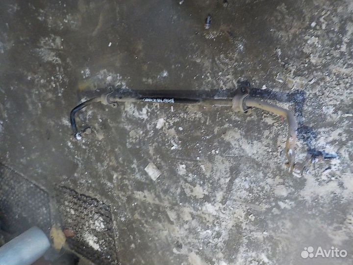 Стабилизатор задний Toyota Camry v70