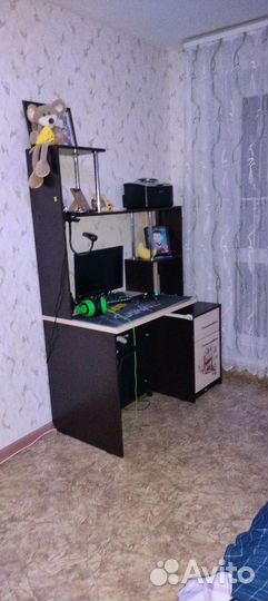 Компьютерный стол