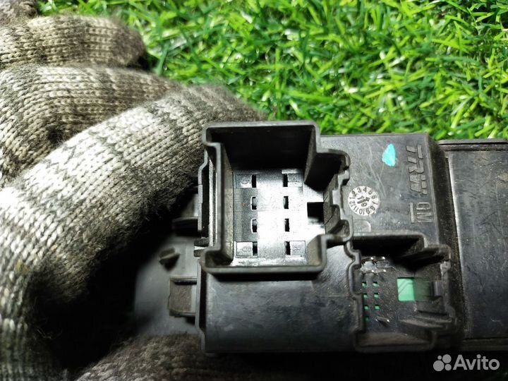 Кнопка стеклоподъемника Opel