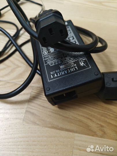 Блок питания (AC/DC адаптер) + монитор в подарок