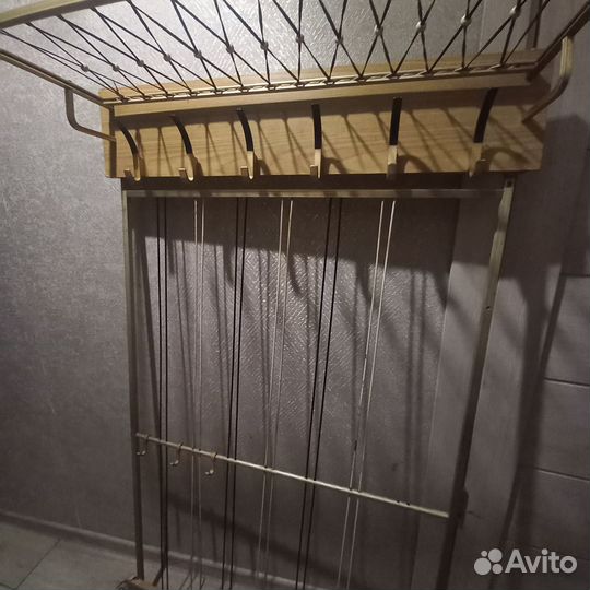 Вешалка в прихожую