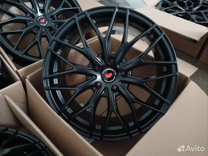 Vossen R18 5X114,3 black