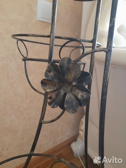 Подставка для цветов напольная металлическая