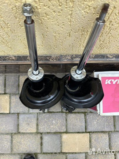 Амортизатор передний L Mitsubishi Lancer X